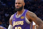 中欧体育app下载-周最佳球员诞生，NBA官宣2笔罚单！勇士酝酿大交易，老詹做出决定