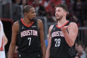 中欧体育官方网站-申京谈KD缺阵：上场就是5打5 每个能留在NBA的人都是有原因的
